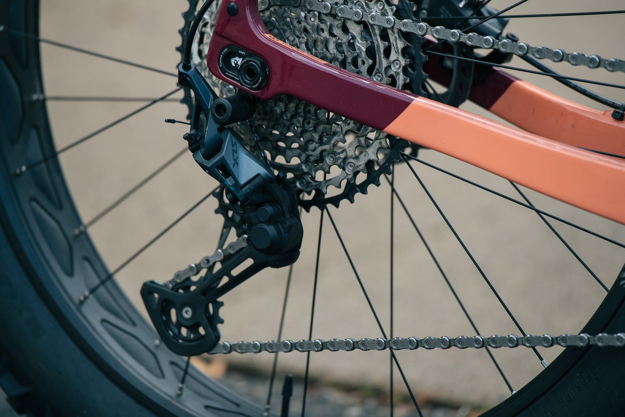 Voytek 2 - Neon Sunrise - Small - Shimano SLX - Demo