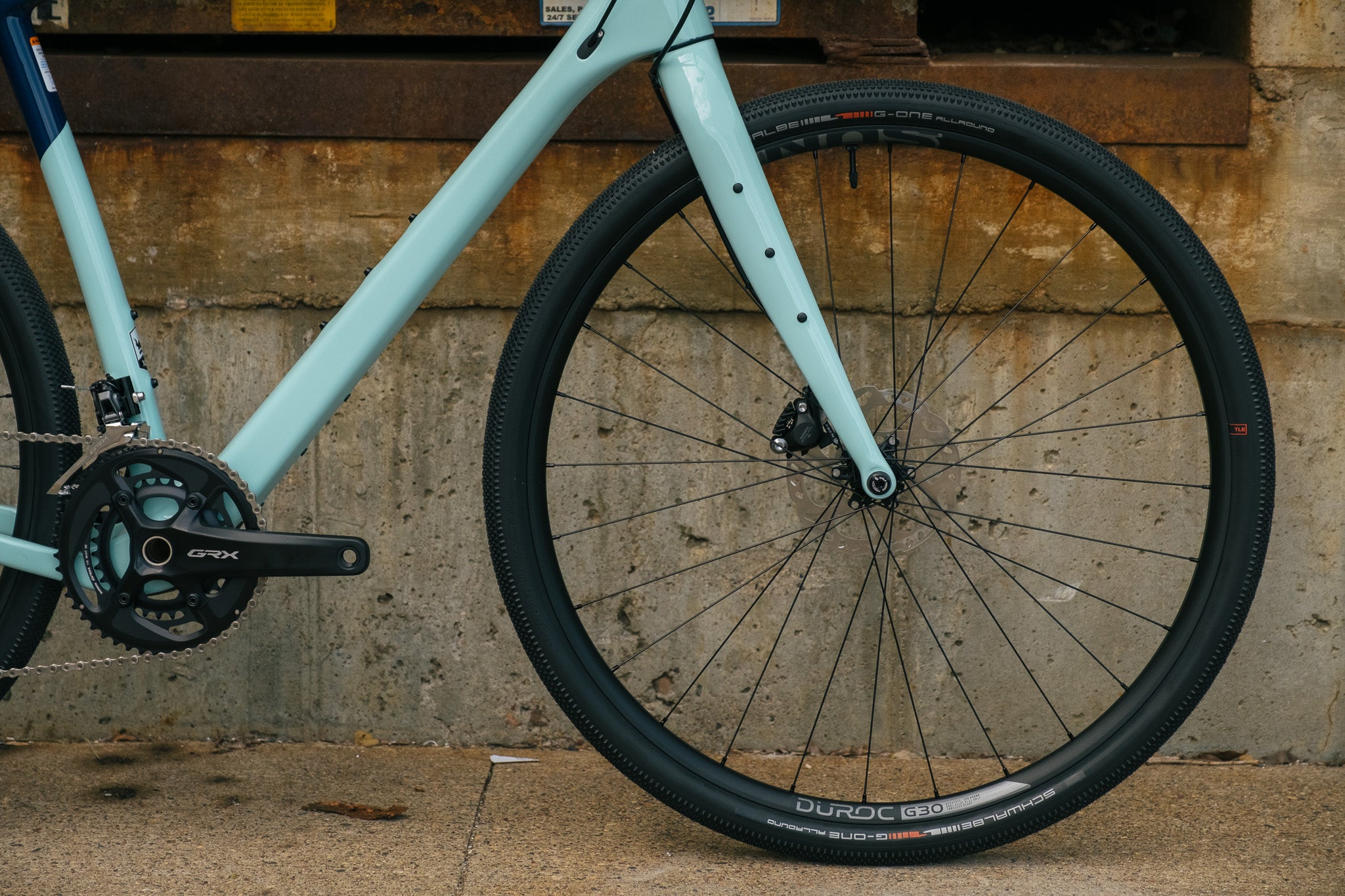 Waheela C in Seafoam & Navy - XL - 2x11 GRX 600 - Exclusive Paint