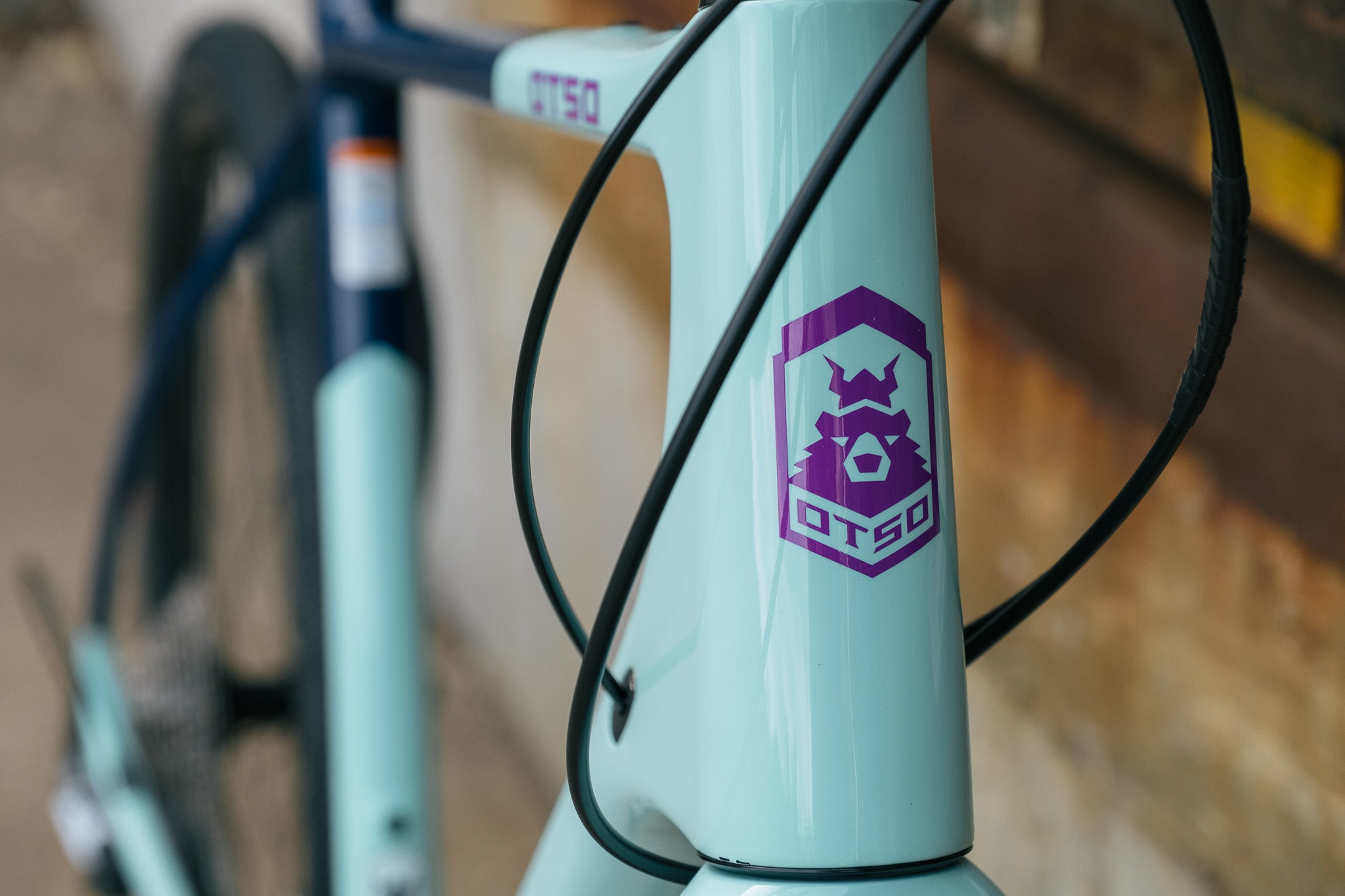 Waheela C in Seafoam & Navy - XL - 2x11 GRX 600 - Exclusive Paint