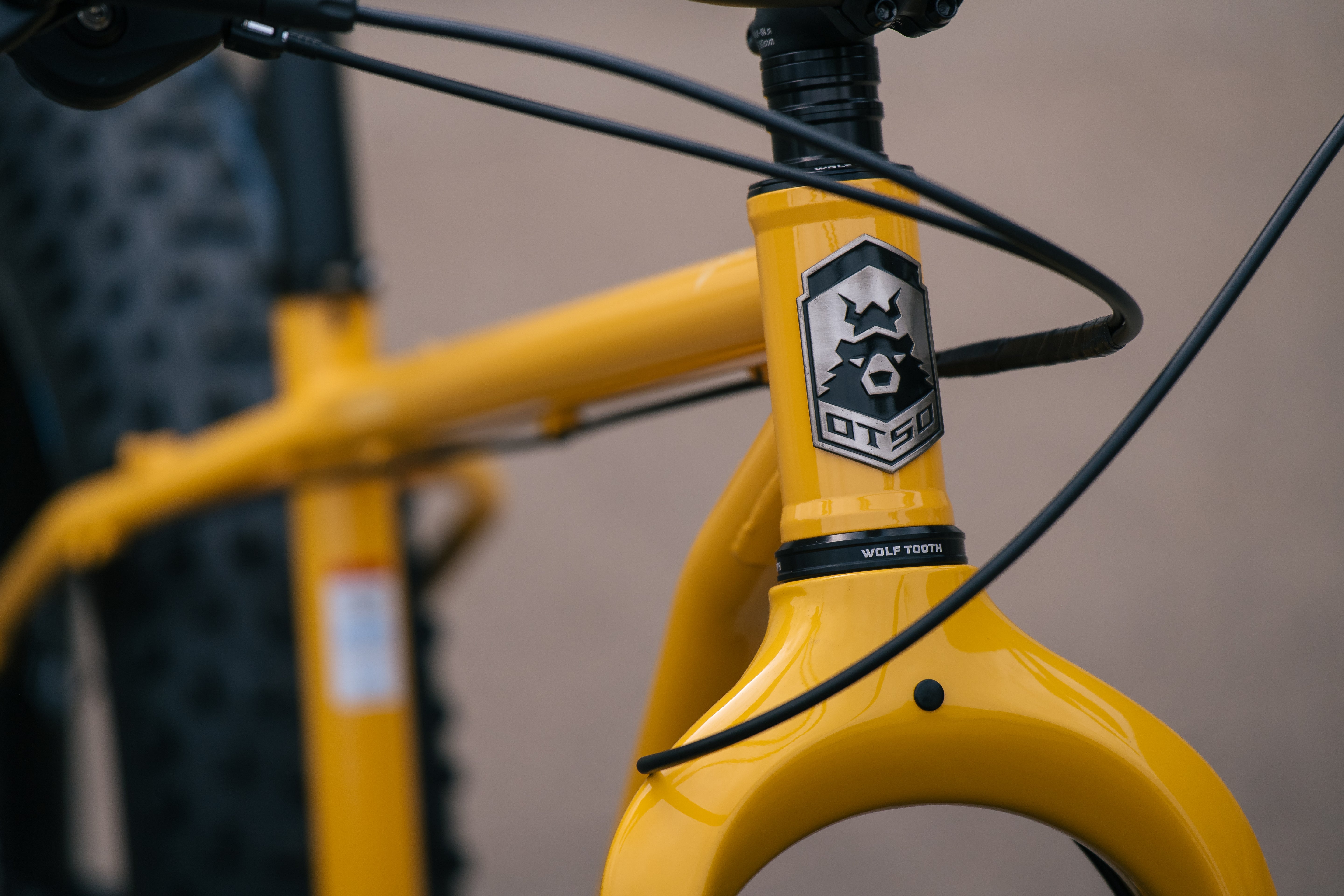 Arctodus - LG - Exclusive Banana Slug Paint Sample - Shimano SLX