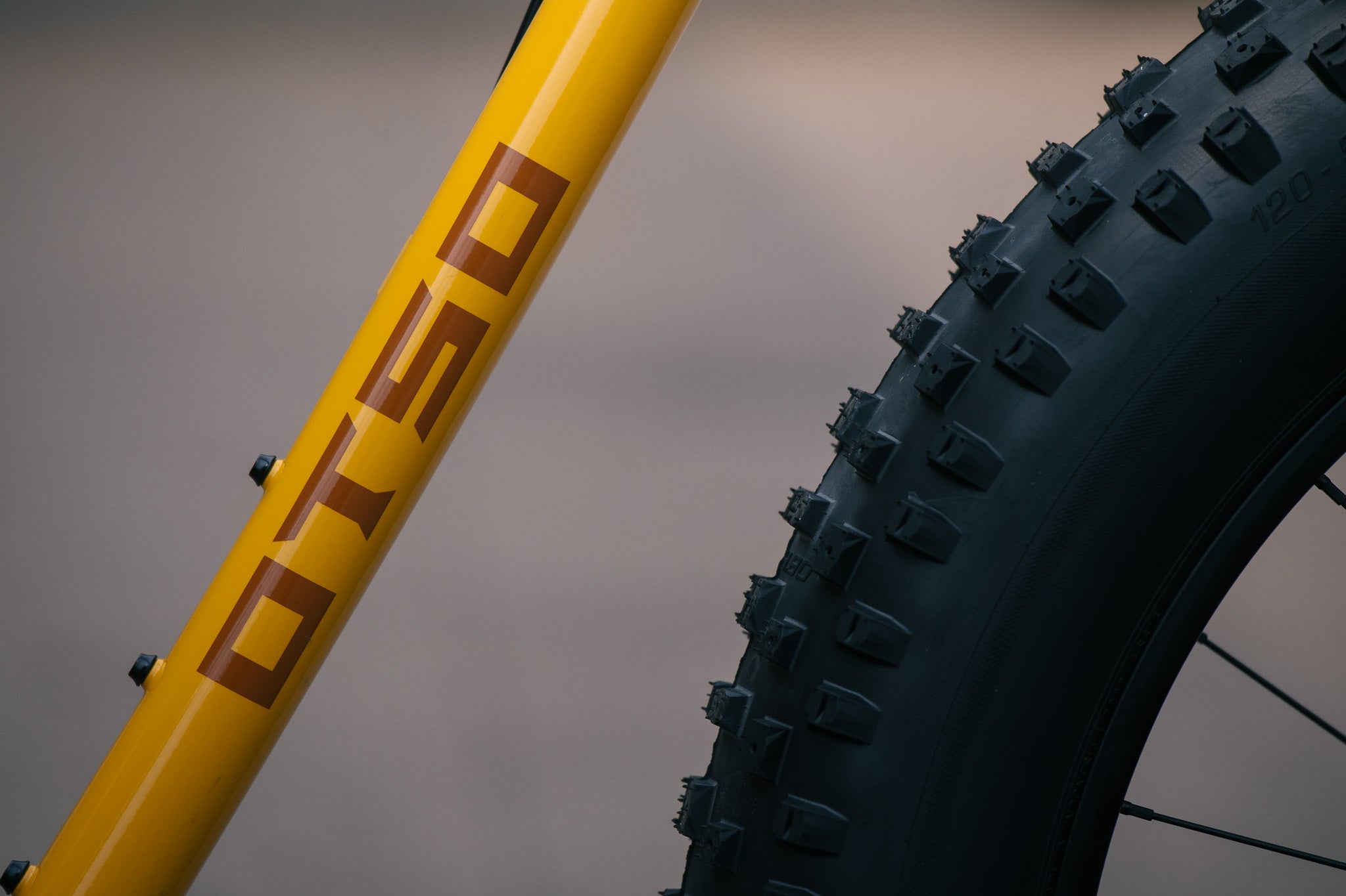 Arctodus - MD - Exclusive Banana Slug Paint Sample - Shimano SLX