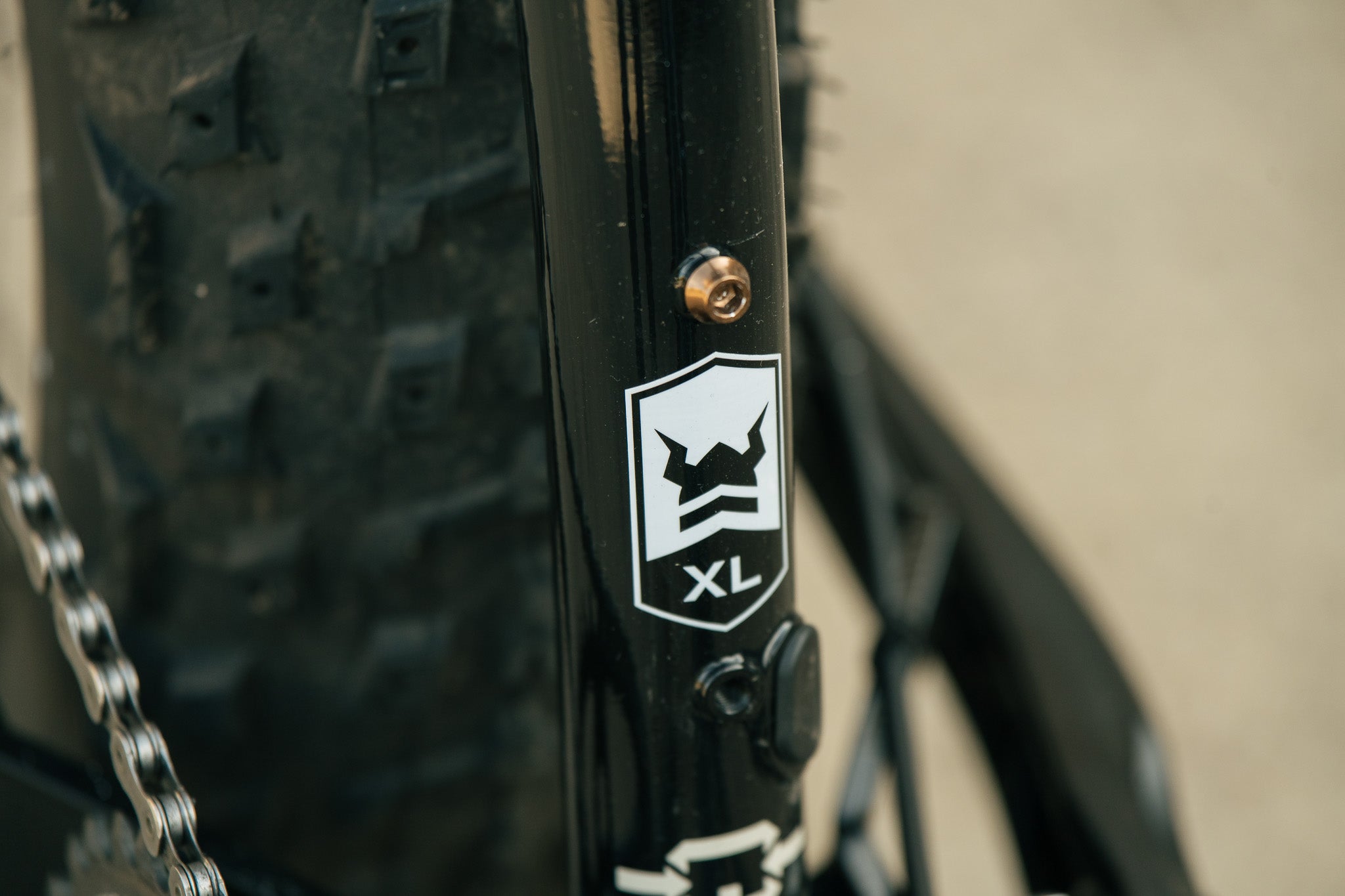 Arctodus - Black/Silver - XL - Demo w/ SRAM GX, HED Big Half Aluminum 27.5 wheels