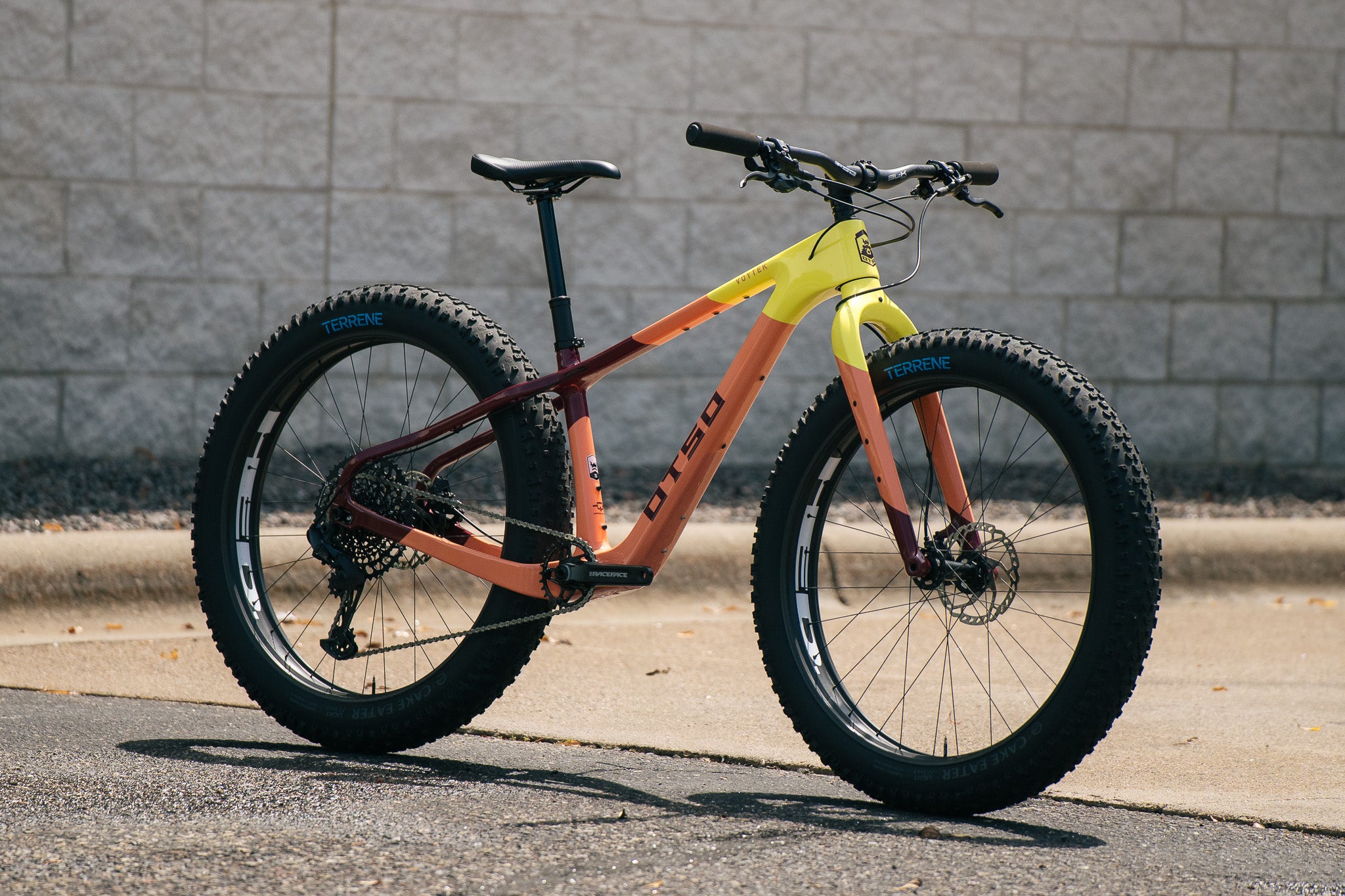 Voytek 2 - Neon Sunrise - Small - HED Carbon Wheels, SRAM GX, Dropper Post - Review bike