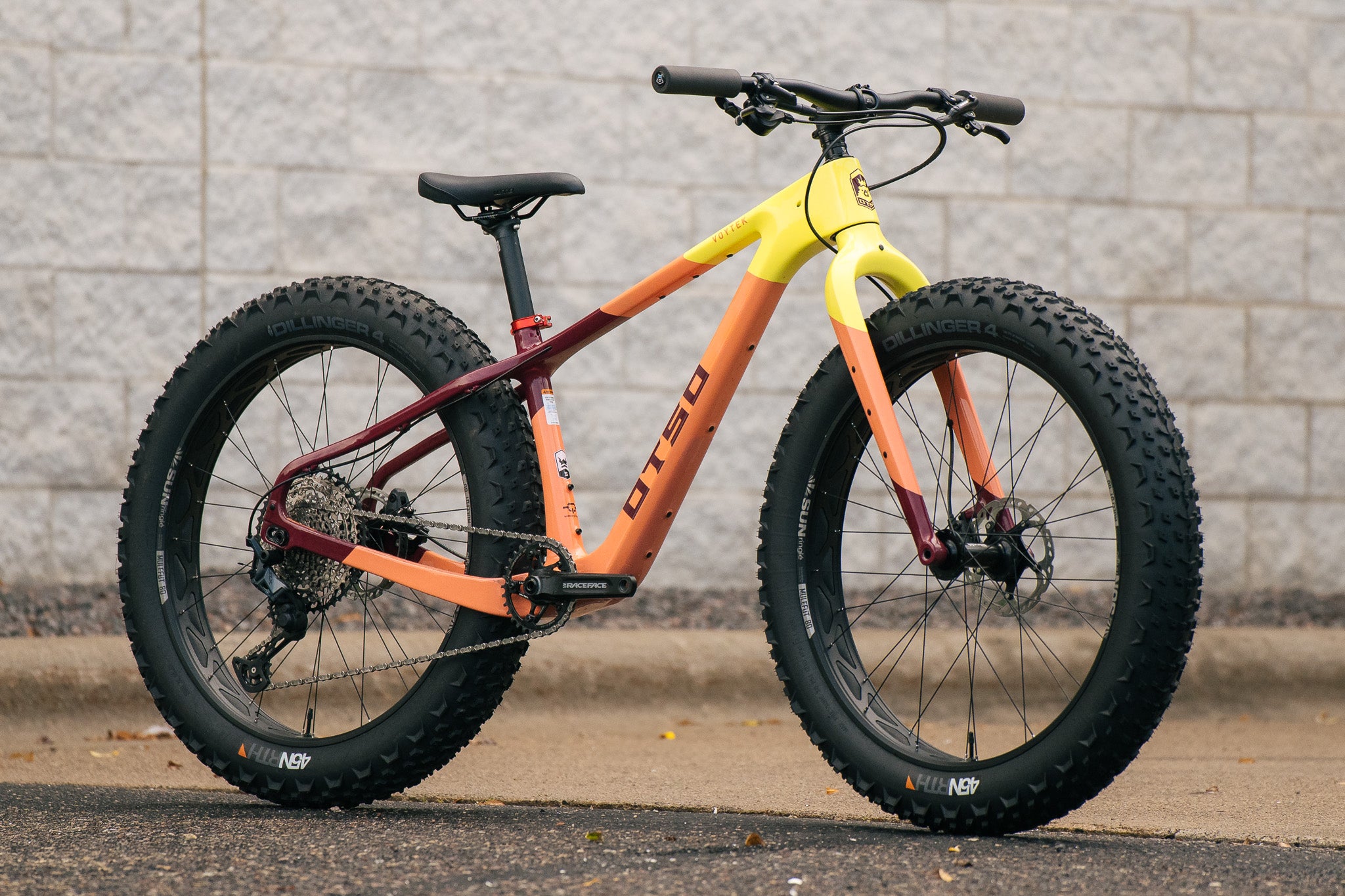 Voytek 2 - Neon Sunrise - Small - Shimano SLX - Demo