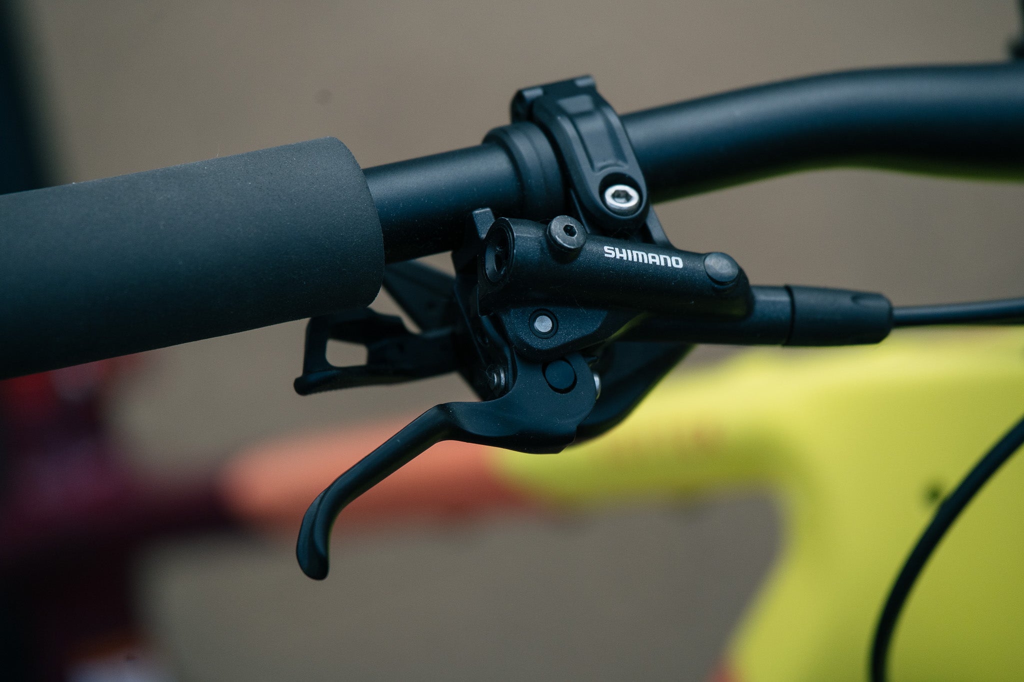 Voytek 2 - Neon Sunrise - Small - Shimano SLX - Demo