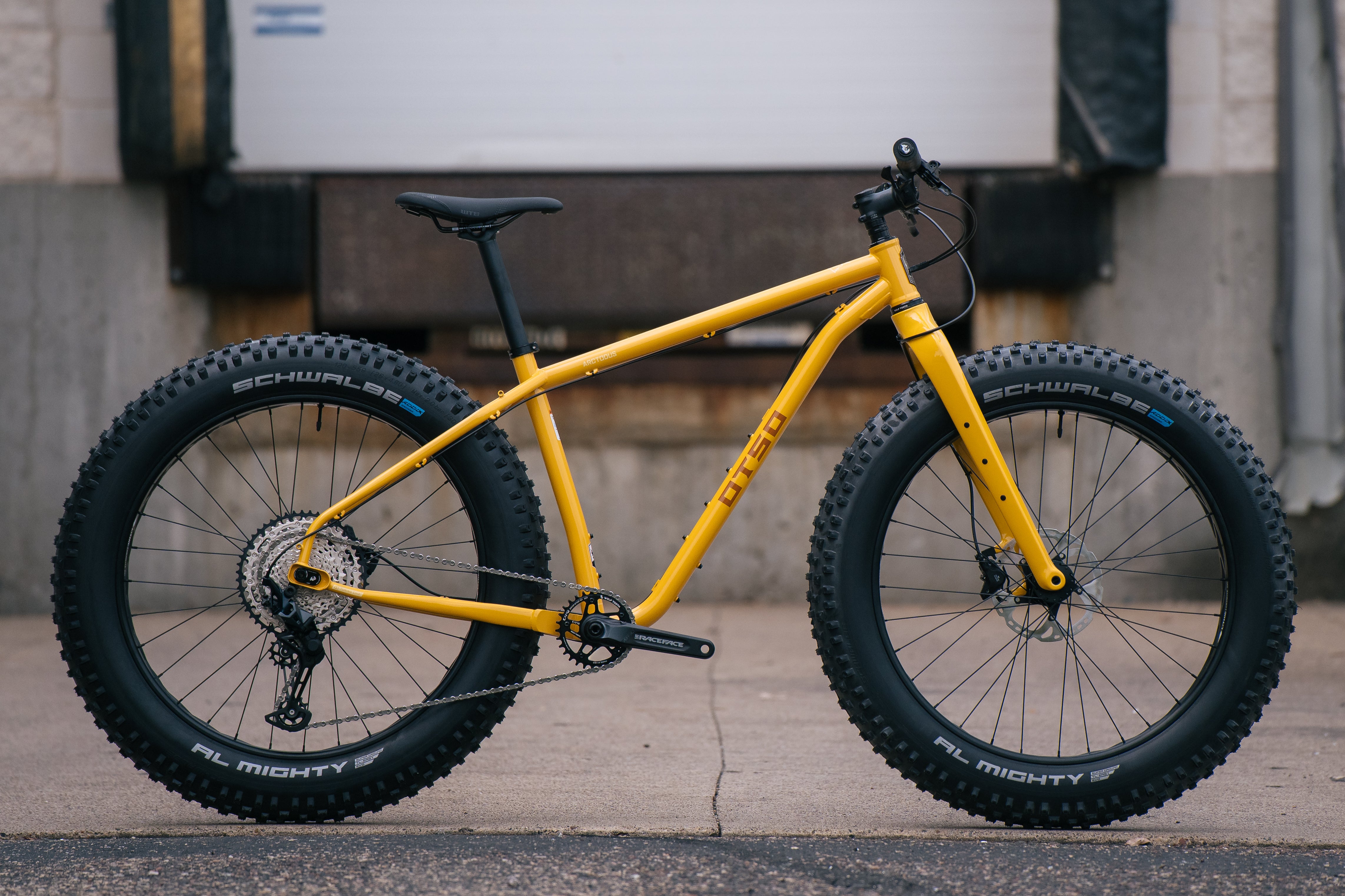 Arctodus - LG - Exclusive Banana Slug Paint Sample - Shimano SLX