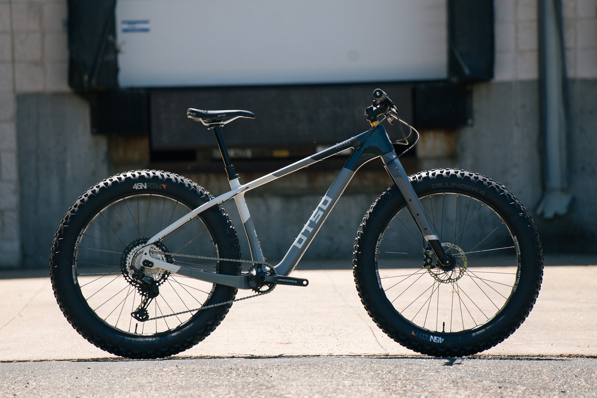 Voytek 2 - Tonal Slate - Medium - Shimano XT - Demo