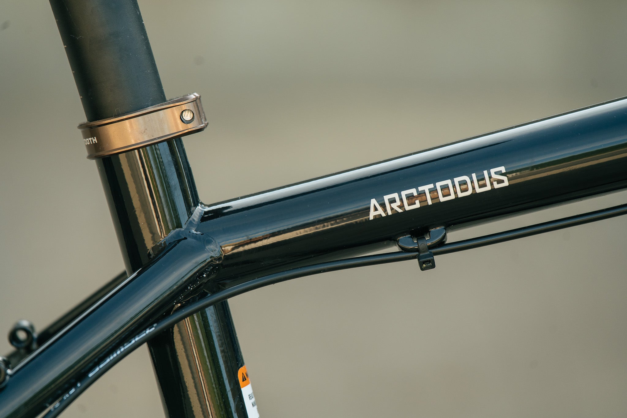 Arctodus - Black/Silver - XL - Demo w/ SRAM GX, HED Big Half Aluminum 27.5 wheels