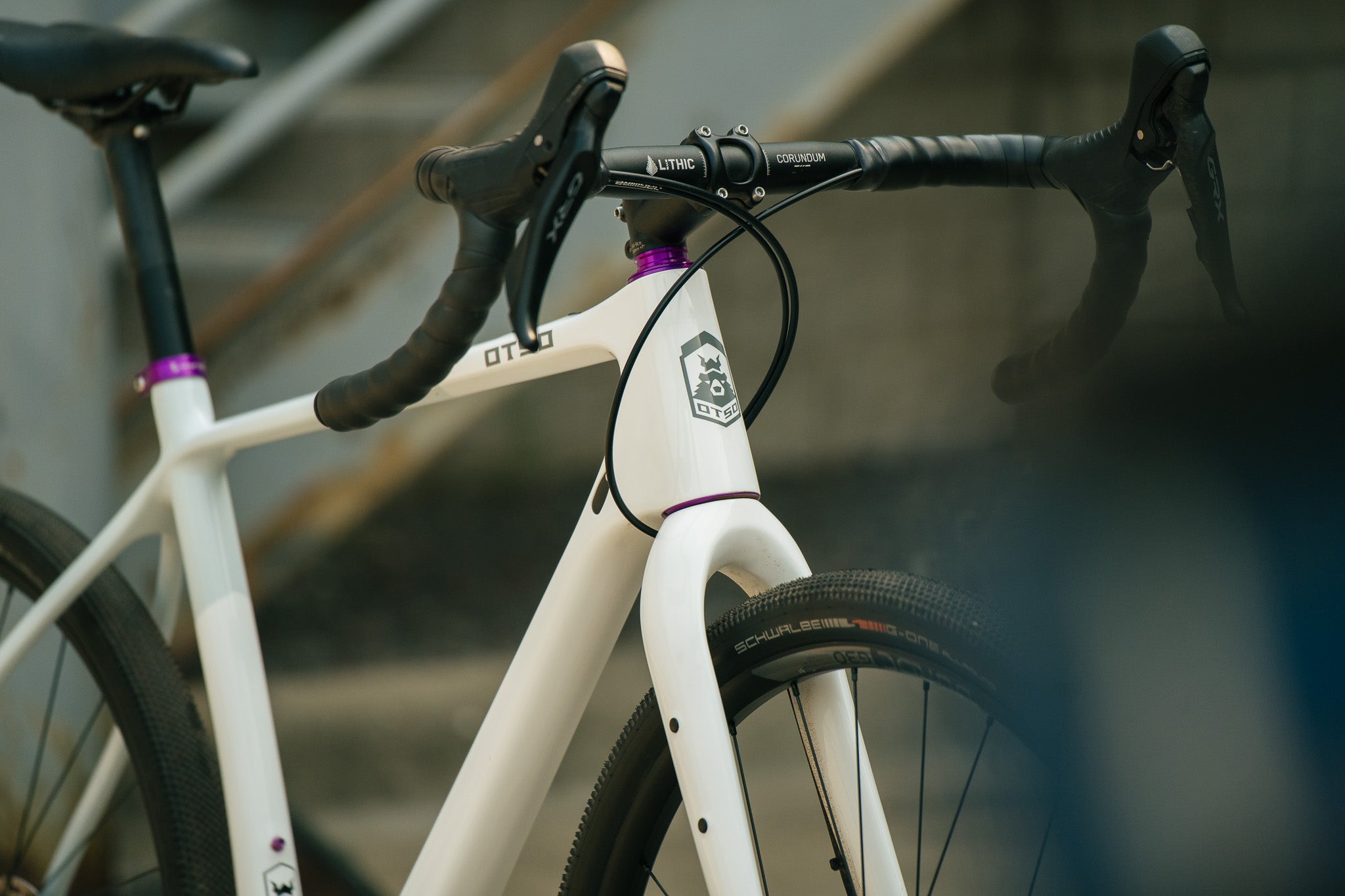Waheela C White & Cool Gray - Large - 1x12 Shimano GRX 800 - Demo